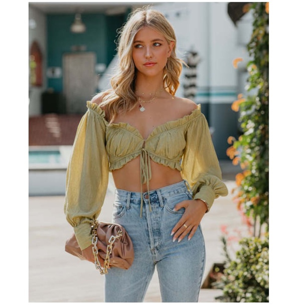 Green long sleeve crop top